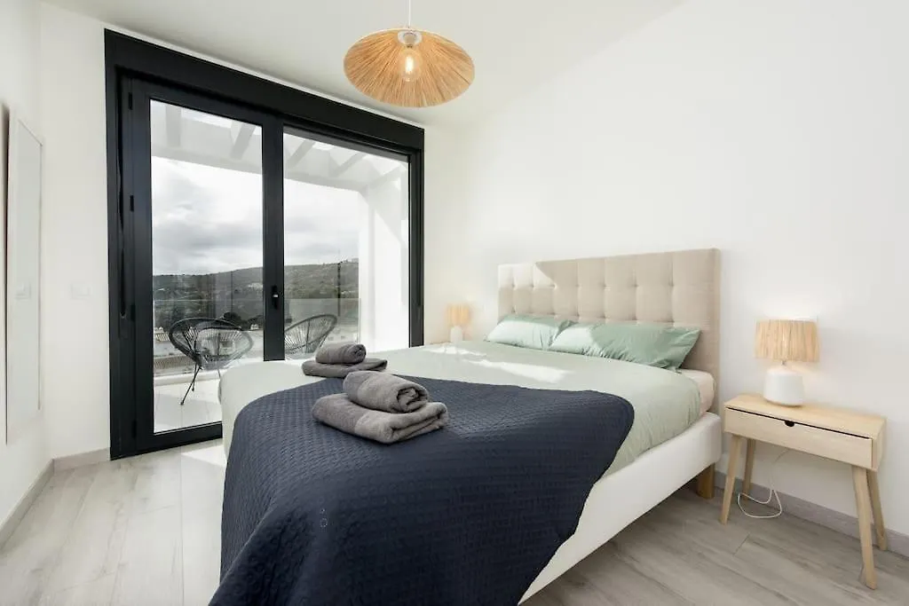מנילבה Beautiful House With Nice Hot Tub On Topfloor! בית נופש