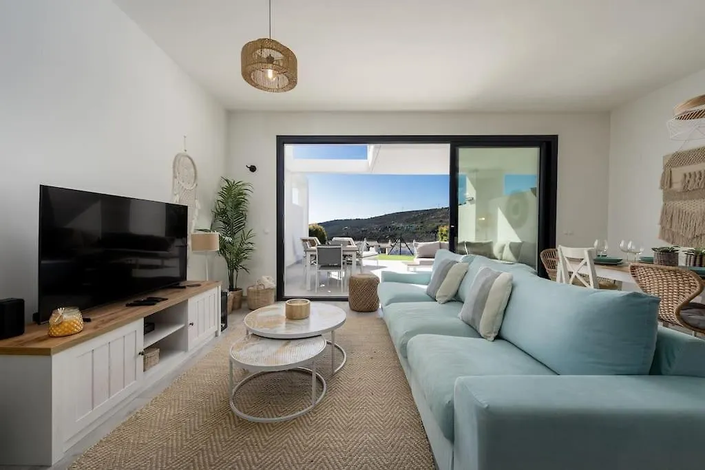 בית נופש מנילבה Beautiful House With Nice Hot Tub On Topfloor! ספרד