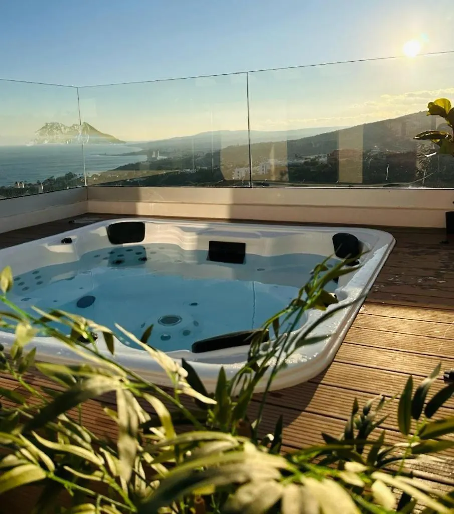 מנילבה Beautiful House With Nice Hot Tub On Topfloor!